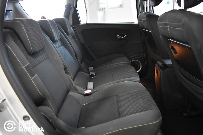 RENAULT Scénic 1.9 dCi 130CV Dynamique